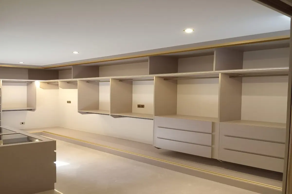 custom wardrobe dubai